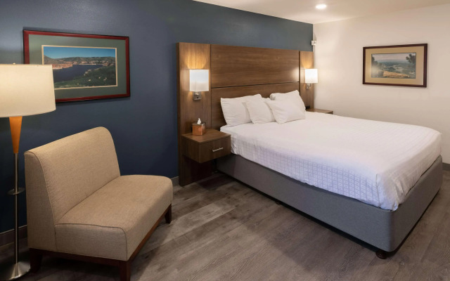 Best Western Plus Clocktower Inn