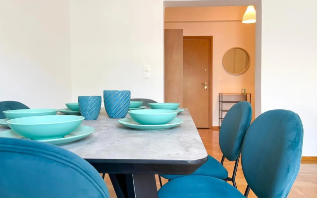 Aristotelous Sunny 118sqm apt in Viktoria