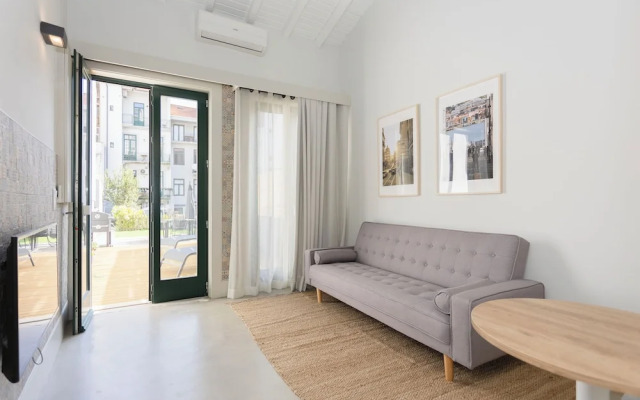 Liiiving in Porto - Bolhão Garden Apartment