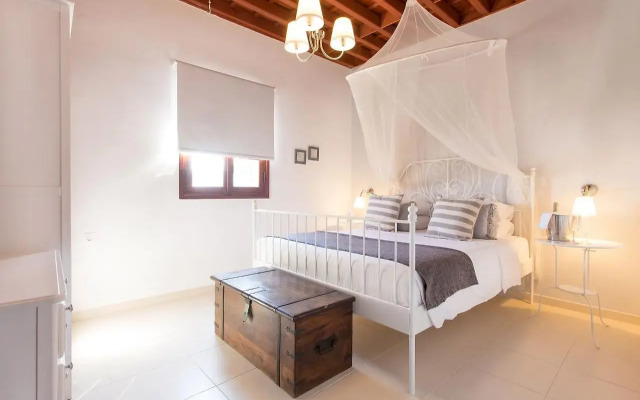 Thea Villas & Suite