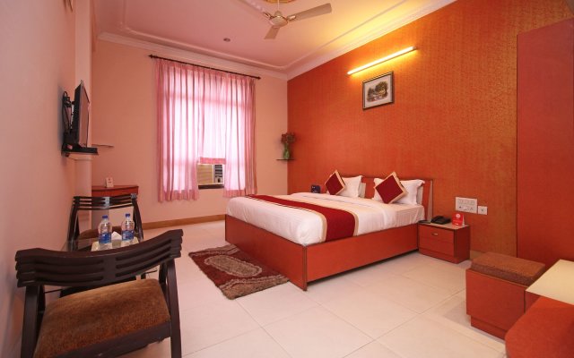 OYO 9143 Hotel Maharani
