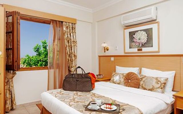 Almond Holiday Village