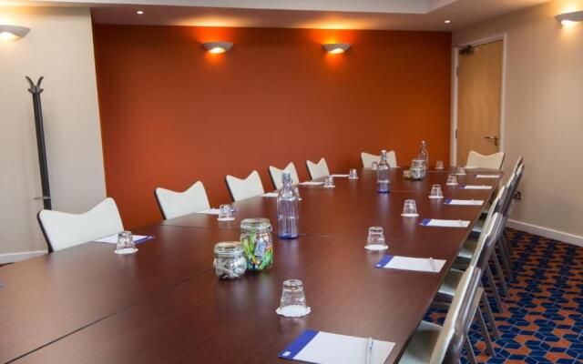 Holiday Inn Express Dunfermline by IHG
