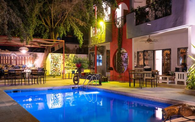Loman Art House