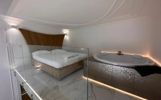 Sinagoga JACUZZI SUITE