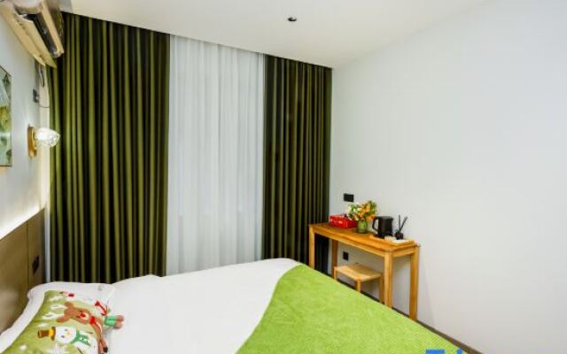Runkai Homestay (Yingtianmen Branch)