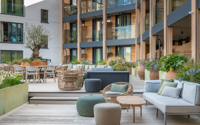 Harbour Beach Club & Hotel