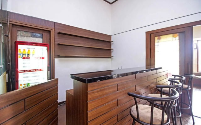 Residences by RedDoorz near Rumah Mode