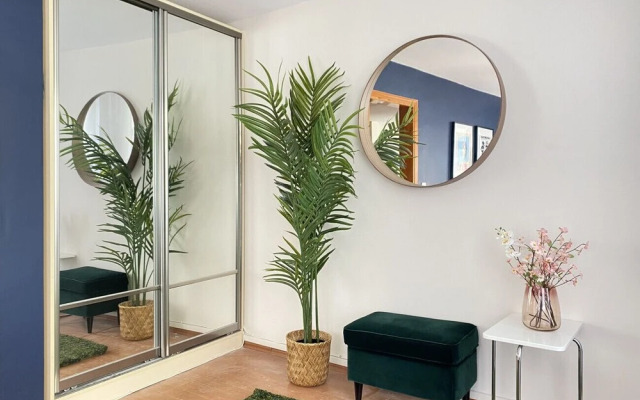 Central Flat With Balcony and Terrace in Sisli