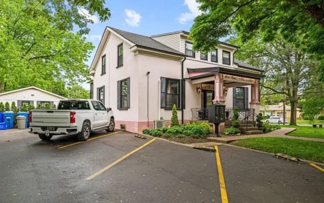 Modern Apt Neardowntown Ideal for Long Stays - U2