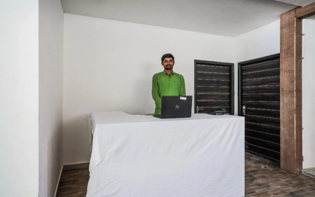 Siri Elite By OYO Rooms