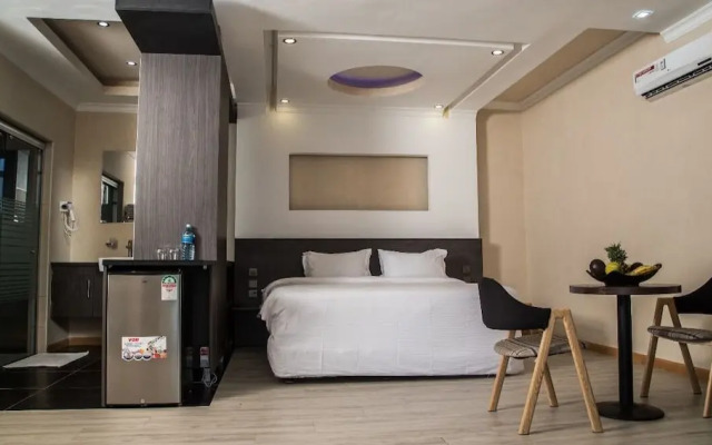 Charchoma Accommodation- Wells Villa