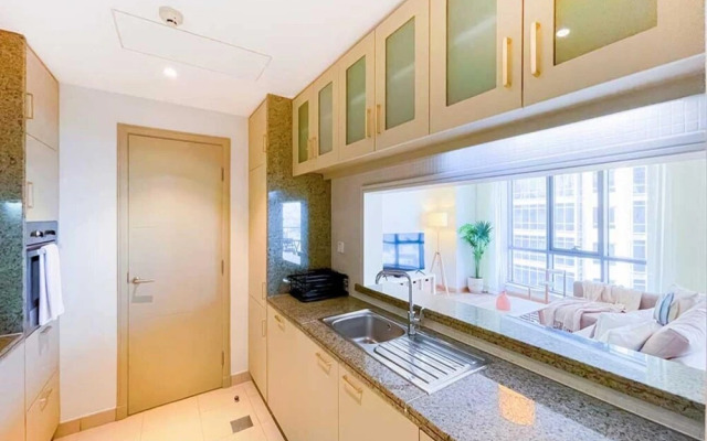 Amazing 1BR APT Downtown