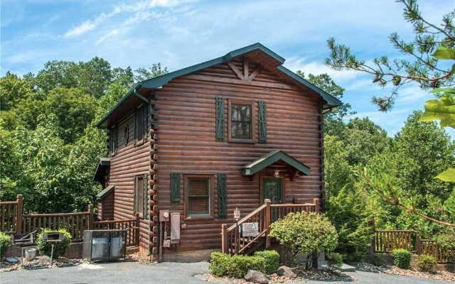 Old Hickory Lodge - Four Bedroom Cabin