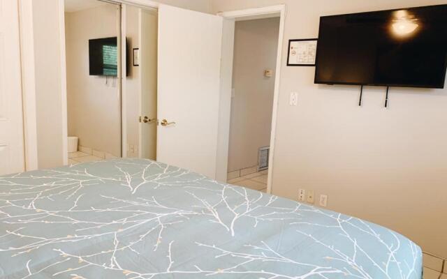 Galleria Apartments by Lowkl