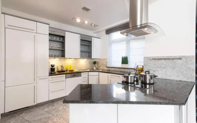 Wagner Stays - Miami Lovely romantic Garden apartment with whirlpool