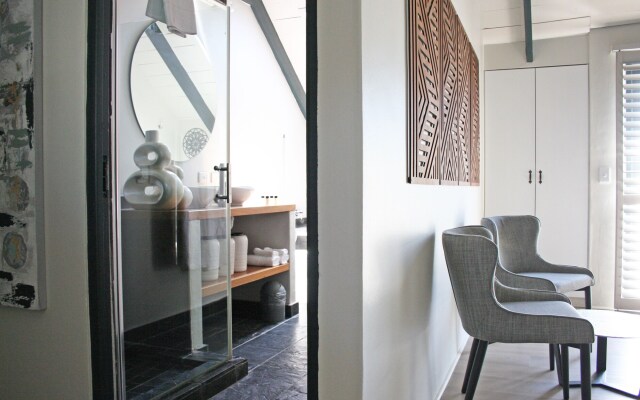 Abalone Hotel & Villas