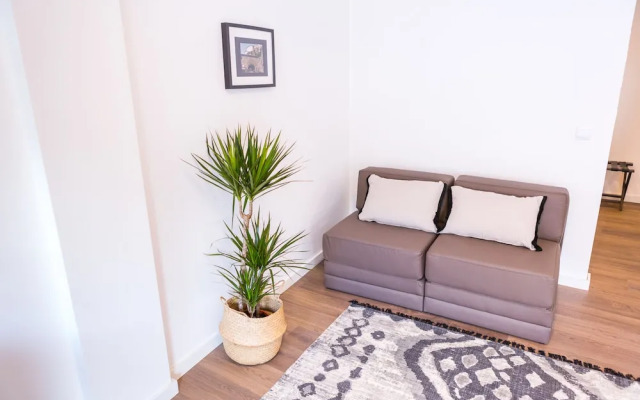 Trind2 · Samasal Trindade Apartments #2 Next to Aliados!