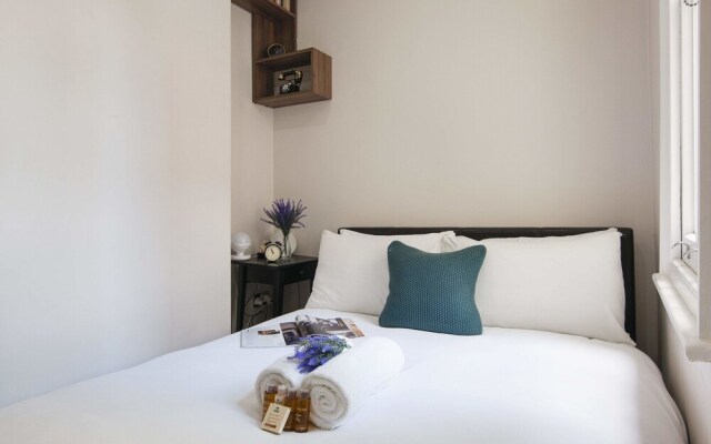 The Eardley Crescent Apartment - BAJ