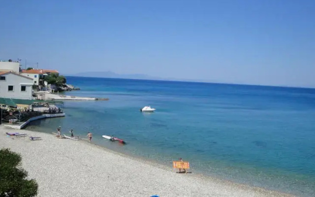 Avlakia Beach Studios & Apartments