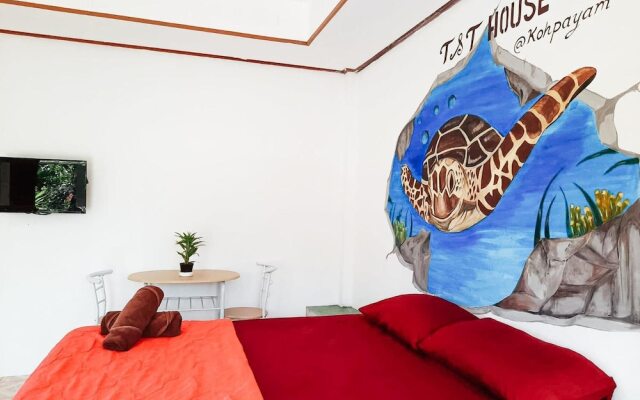 T and T House - Adults Only