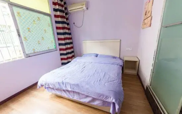 Nanchang Light Blue Homestay (Shuanggang Subway Station Branch)