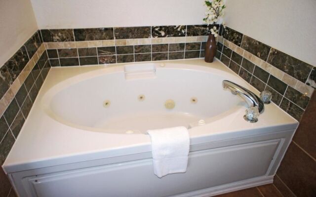 La Quinta Inn & Suites Westminster Promenade
