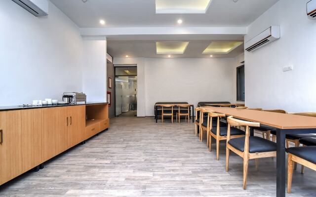 OYO Townhouse 044 Sector 14 Gurugram