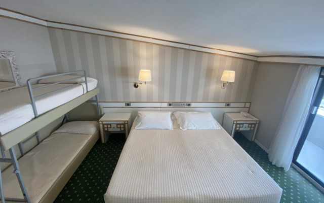 Hotel President