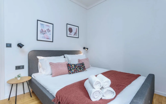 Zeus 2-Bedroom Apt with Acropolis View