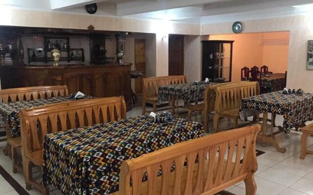 Zarina Hotel