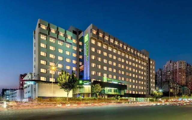 Holiday Inn Express Shanghai Changyang Road by IHG