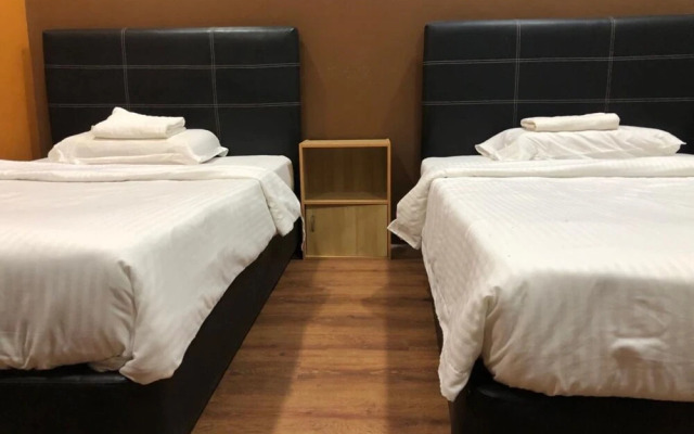 OYO 90342 Sena Home Homestay #828