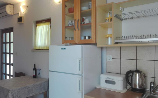 Apartment Soni - with barbecue; A1 Postira, Island Brac