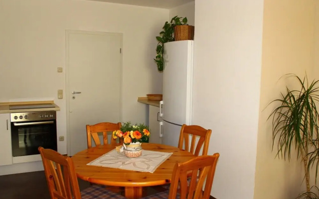 Cosy Apartment in Weissig With Garden