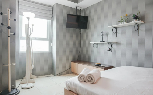 Comfort and Cozy Studio at MT Haryono Square Apartment