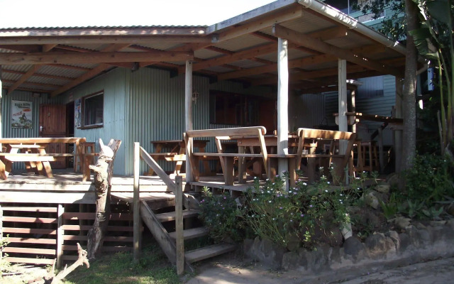 Buccaneers Backpackers