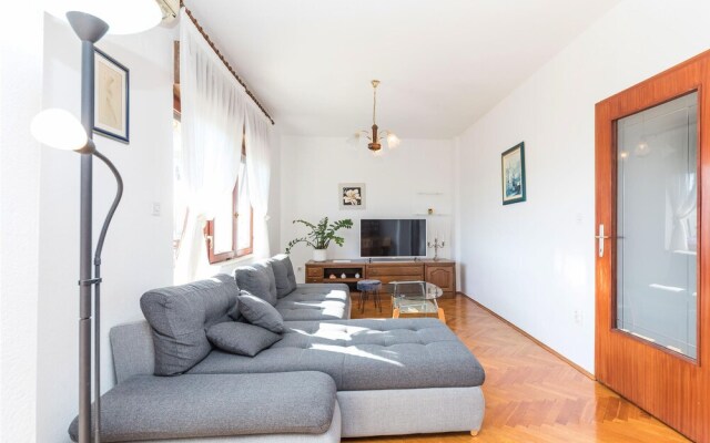 Amazing Apartment in Trogir With 2 Bedrooms and Wifi