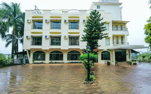 Treebo Reveniir Resort