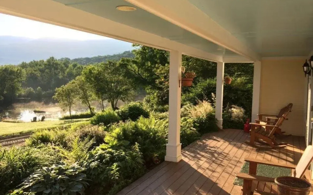Russell Young Bed and Breakfast