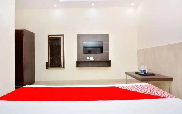 The Meridien by OYO Rooms