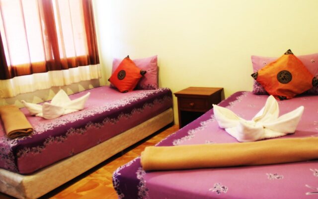 Lotus Hostel Beach Koh Tao