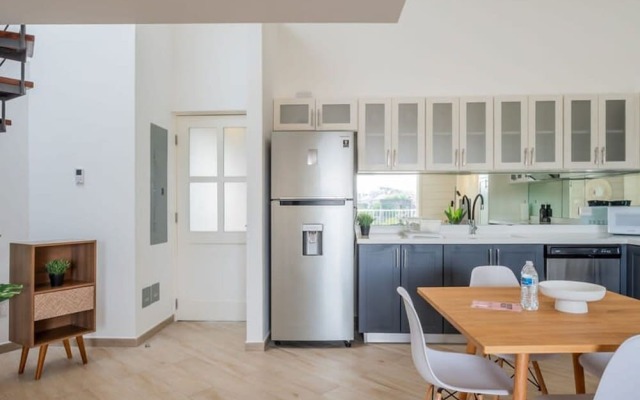 w Lovely 3BR With Modern Balcony in Panama
