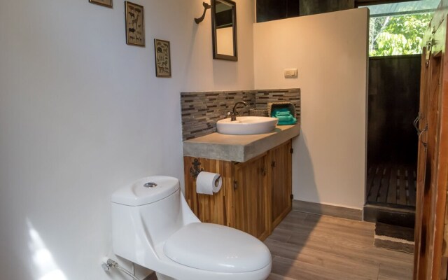 Finca Bellavista Treehouse Community