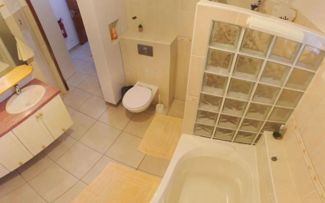 Appartement Camillia, 41m2 et son jardin privatif.