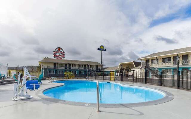 Rosewood Inn and Suites