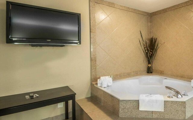 Rodeway Inn & Suites East/I-44