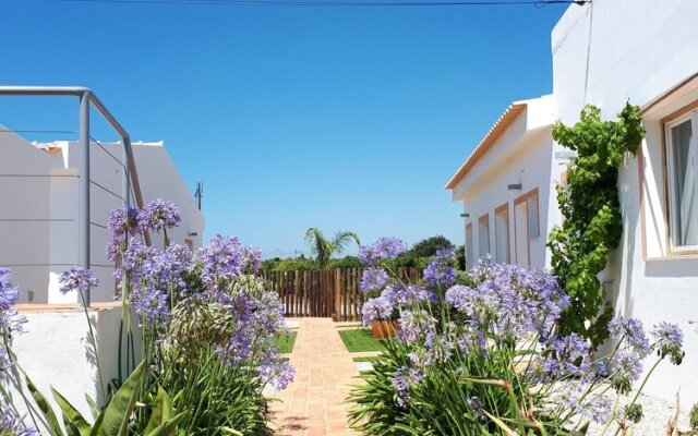 Studio in Faro, With Shared Pool, Enclosed Garden and Wifi - 6 km From the Beach