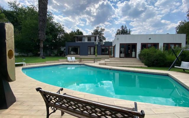The Ridgeback, 4 Bedroom House Bryanston