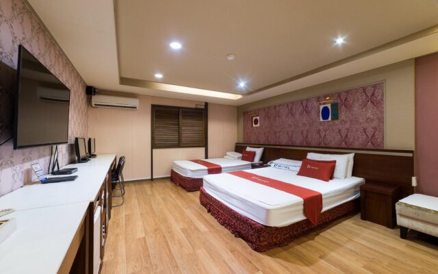 U Hotel